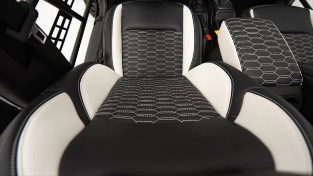 2025 Jeep JT Gladiator - Image 26 of 31