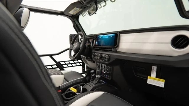 2025 Jeep JT Gladiator - Image 21 of 21