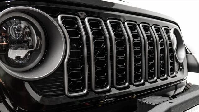 2025 Jeep JT Gladiator - Image 15 of 21