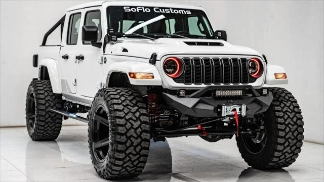 2025 Jeep JT Gladiator - Image 9 of 21