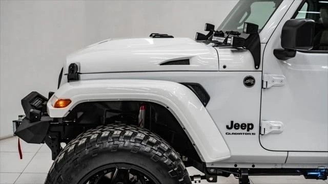 2025 Jeep JT Gladiator - Image 16 of 21