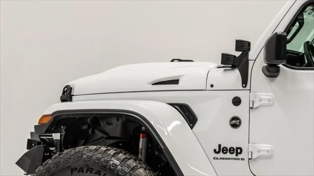 2025 Jeep JT Gladiator - Image 15 of 21