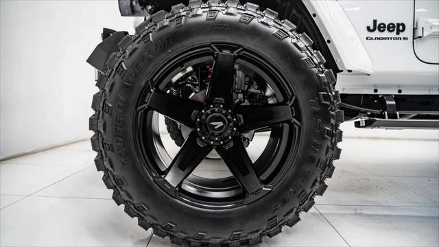 2025 Jeep JT Gladiator - Image 15 of 21