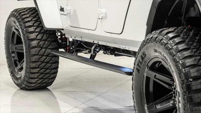 2025 Jeep JT Gladiator - Image 19 of 21