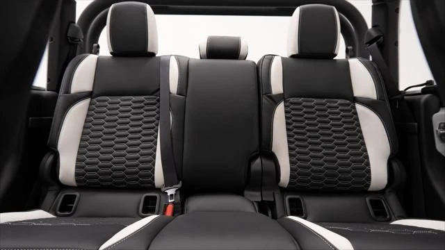 2025 Jeep JT Gladiator - Image 20 of 21