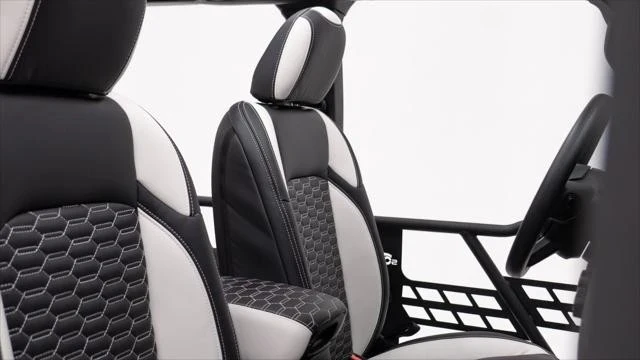 2025 Jeep JT Gladiator - Image 15 of 21