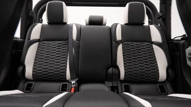 2025 Jeep JT Gladiator - Image 20 of 21