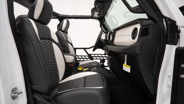 2025 Jeep JT Gladiator - Image 19 of 21