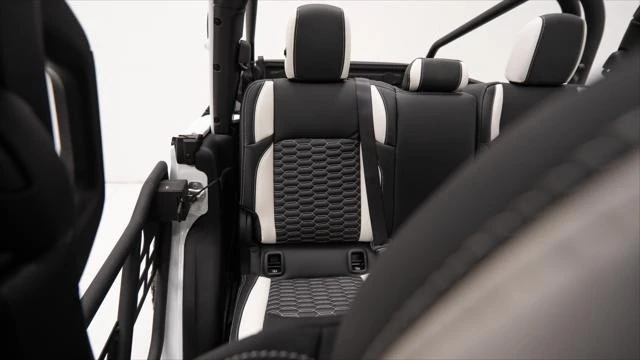 2025 Jeep JT Gladiator - Image 18 of 21