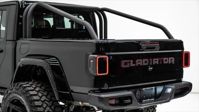 2025 Jeep JT Gladiator - Image 17 of 21