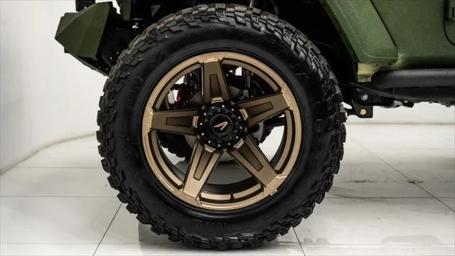 2025 Jeep JT Gladiator - Image 17 of 21