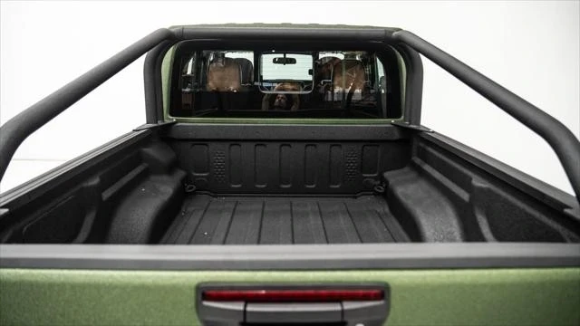 2025 Jeep JT Gladiator - Image 14 of 21