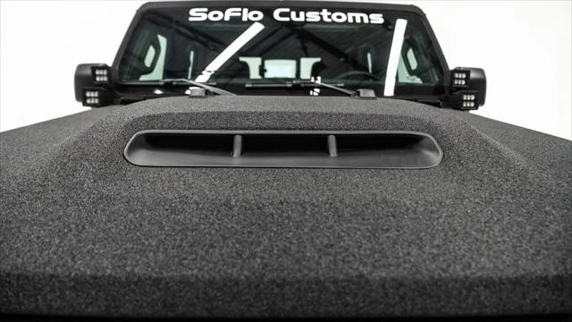2025 Jeep JT Gladiator - Image 18 of 21