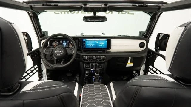 2025 Jeep JT Gladiator - Image 11 of 21