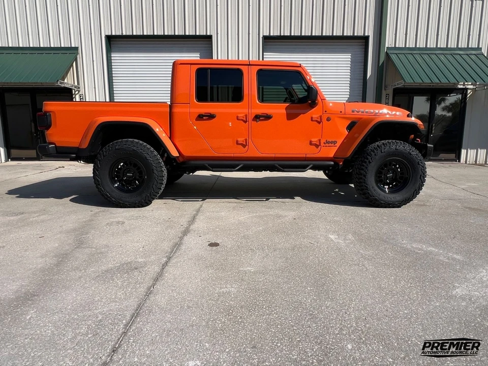 2025 Jeep JT Gladiator - Image 6 of 11