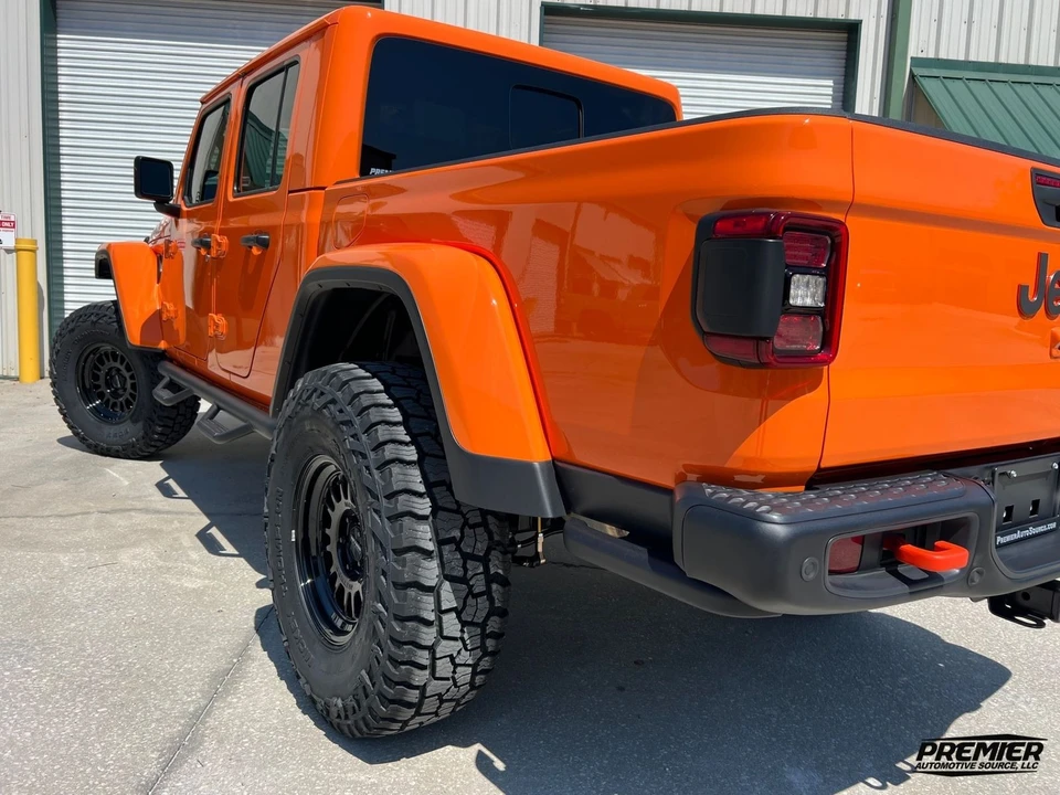 2025 Jeep JT Gladiator - Image 9 of 11