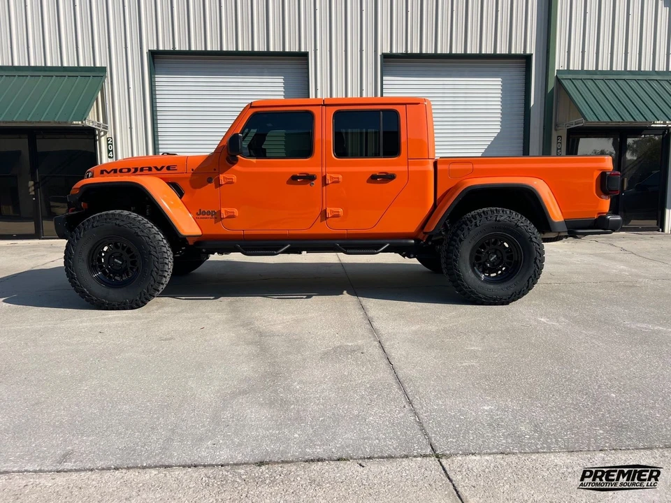 2025 Jeep JT Gladiator - Image 5 of 11