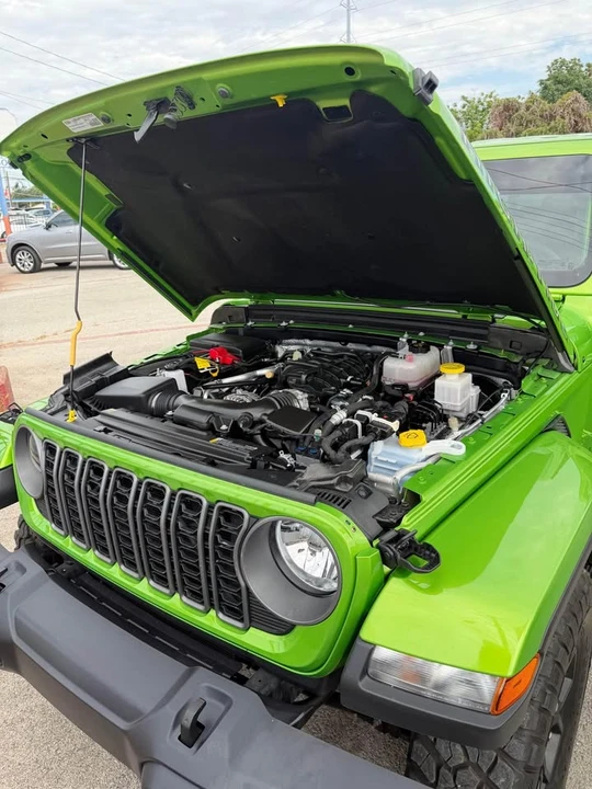 2025 Jeep JT Gladiator - Image 9 of 9