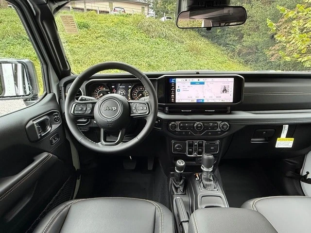 2025 Jeep JT Gladiator - Image 12 of 21