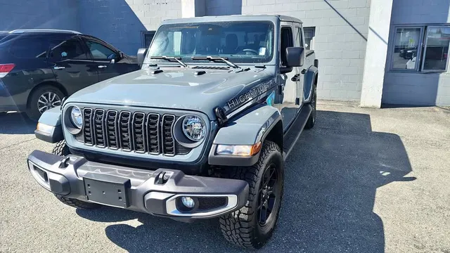 2025 Jeep Gladiator High Altitude Pickup 4D 5 ft