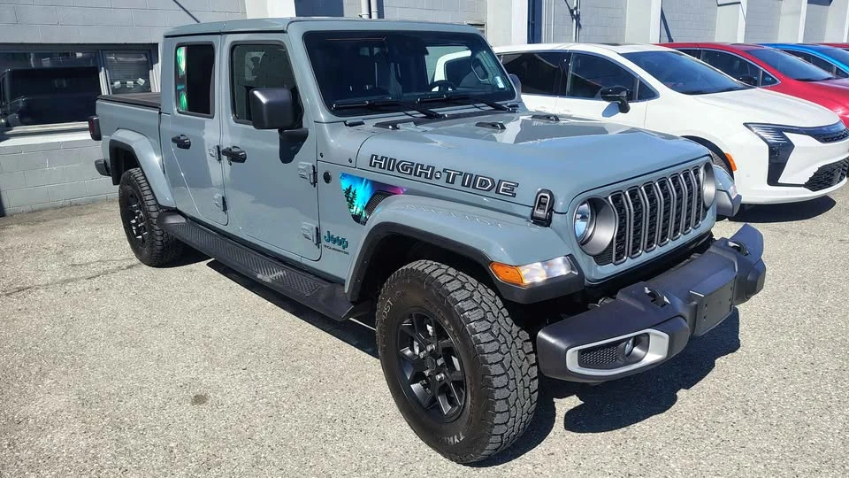 2025 Jeep JT Gladiator - Image 4 of 13