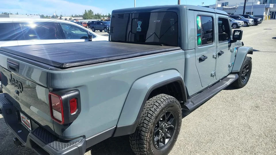 2025 Jeep JT Gladiator - Image 3 of 13