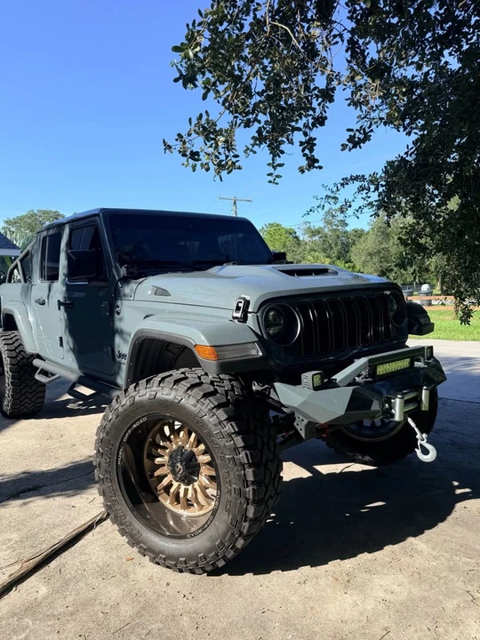 2025 Jeep JT Gladiator - Image 4 of 6