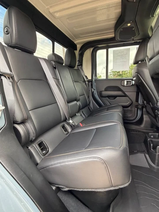 2025 Jeep JT Gladiator - Image 17 of 18