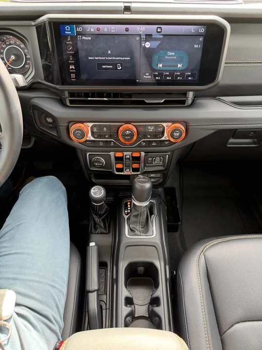 2025 Jeep JT Gladiator - Image 5 of 18
