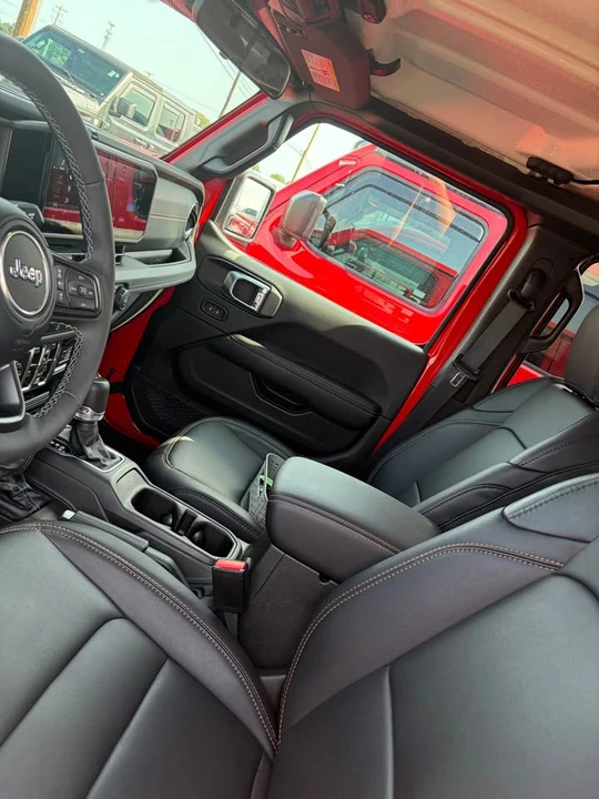 2025 Jeep JT Gladiator - Image 4 of 7