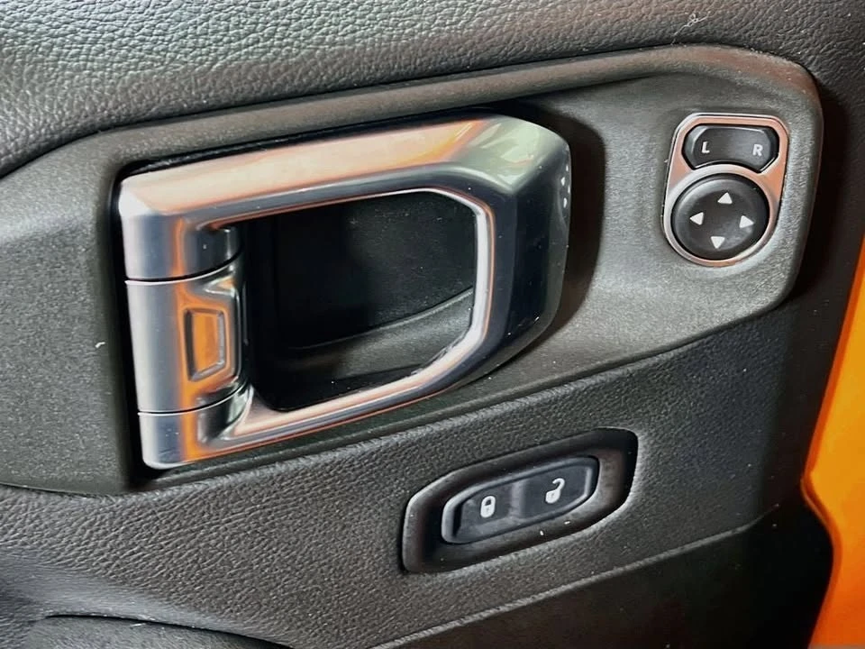 2025 Jeep JT Gladiator - Image 16 of 19