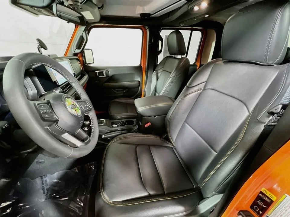 2025 Jeep JT Gladiator - Image 18 of 19