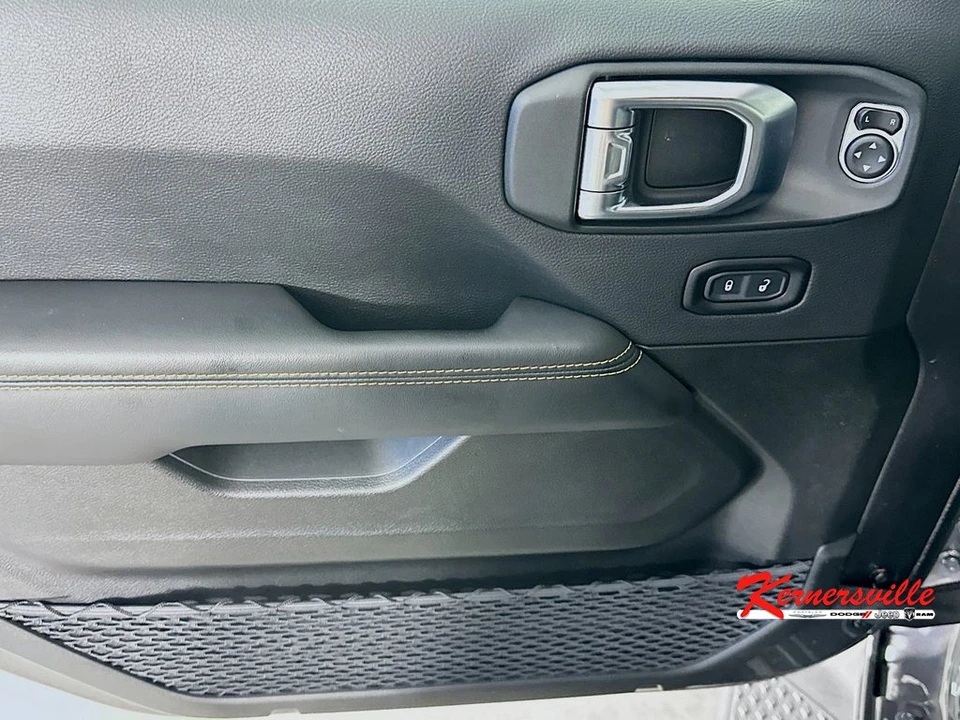 2025 Jeep JT Gladiator - Image 23 of 24