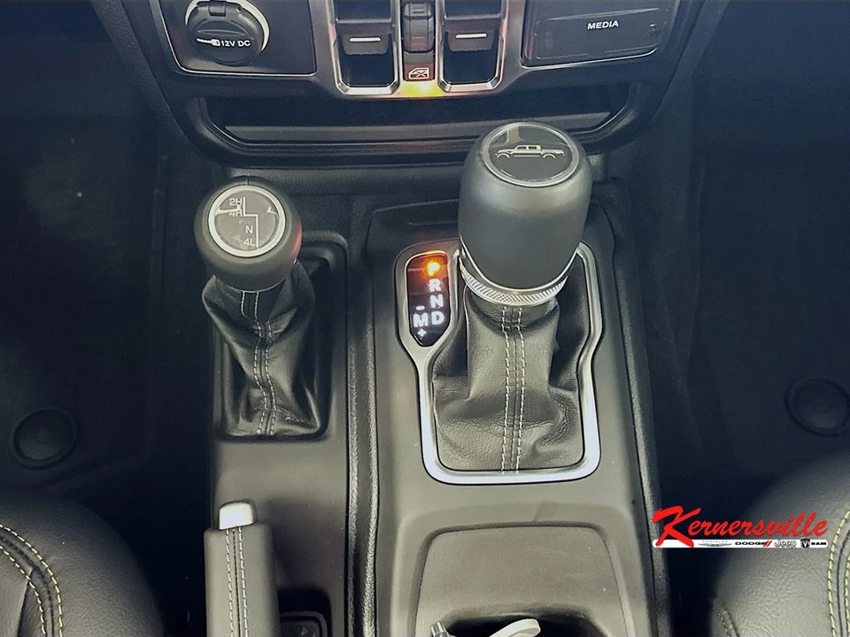 2025 Jeep JT Gladiator - Image 16 of 24