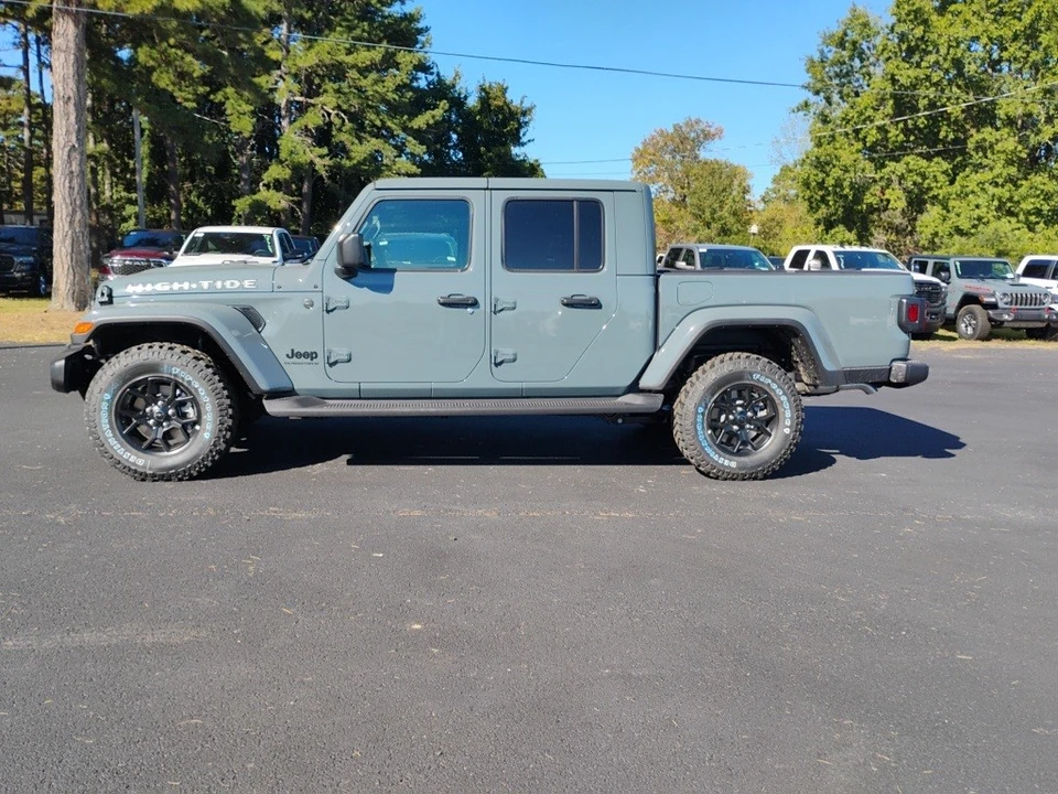 2025 Jeep JT Gladiator - Image 8 of 12
