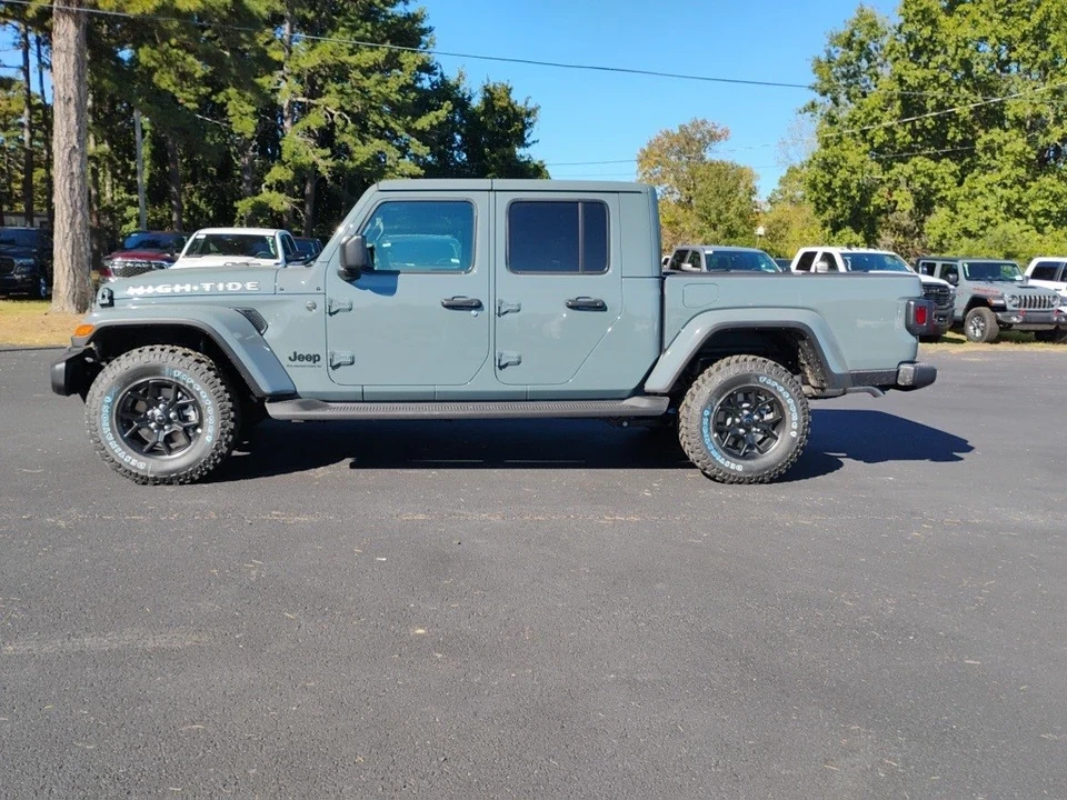 2025 Jeep JT Gladiator - Image 8 of 12