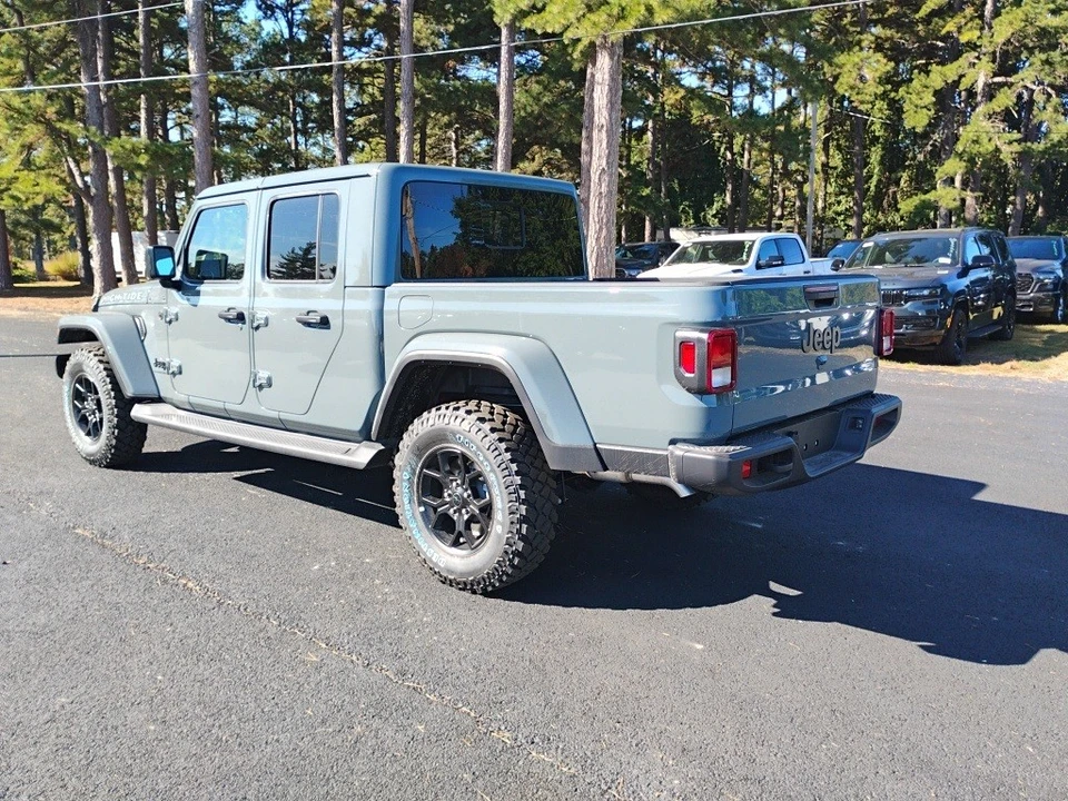 2025 Jeep JT Gladiator - Image 7 of 12