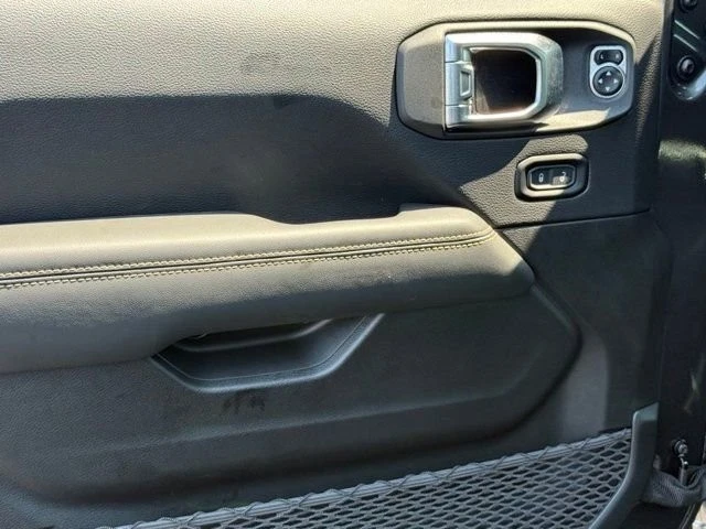 2025 Jeep JT Gladiator - Image 11 of 12
