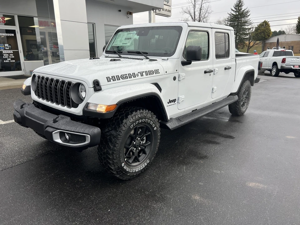 2025 Jeep JT Gladiator - Image 6 of 12