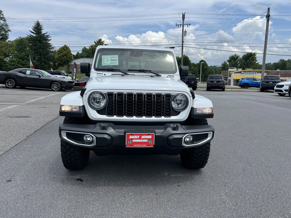2025 Jeep JT Gladiator - Image 5 of 30
