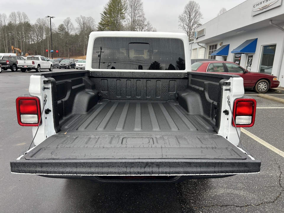 2025 Jeep JT Gladiator - Image 9 of 12