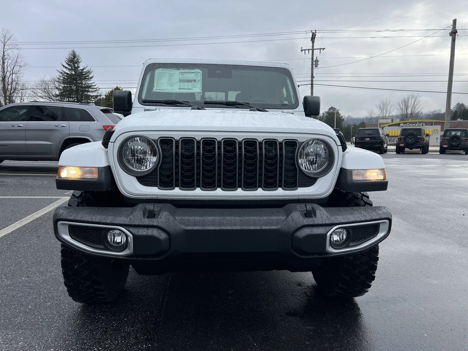 2025 Jeep JT Gladiator - Image 5 of 21