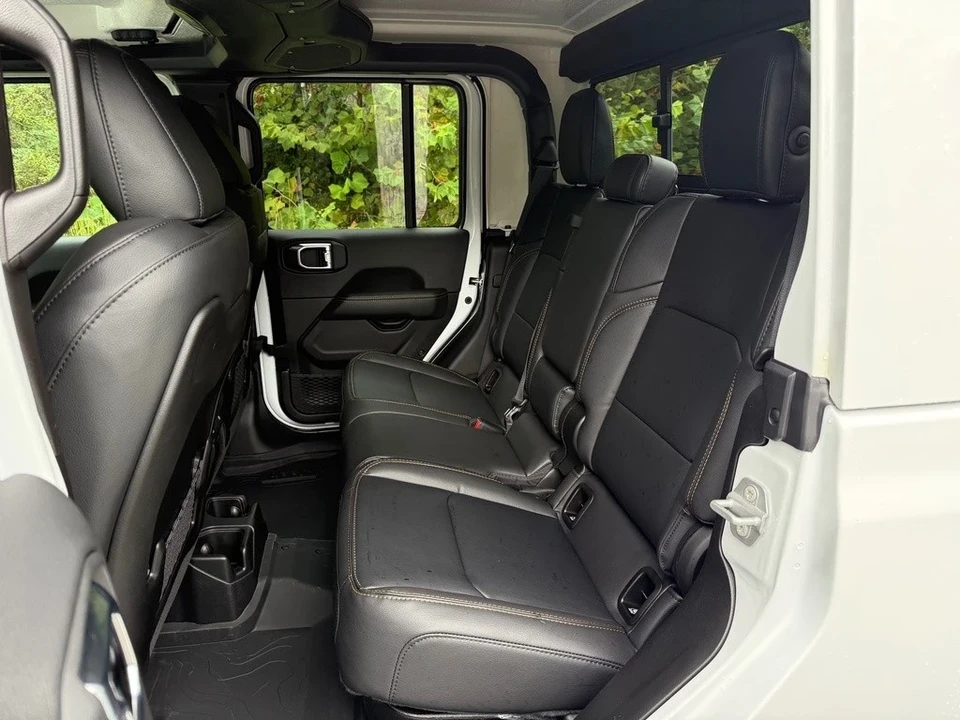 2025 Jeep JT Gladiator - Image 16 of 21
