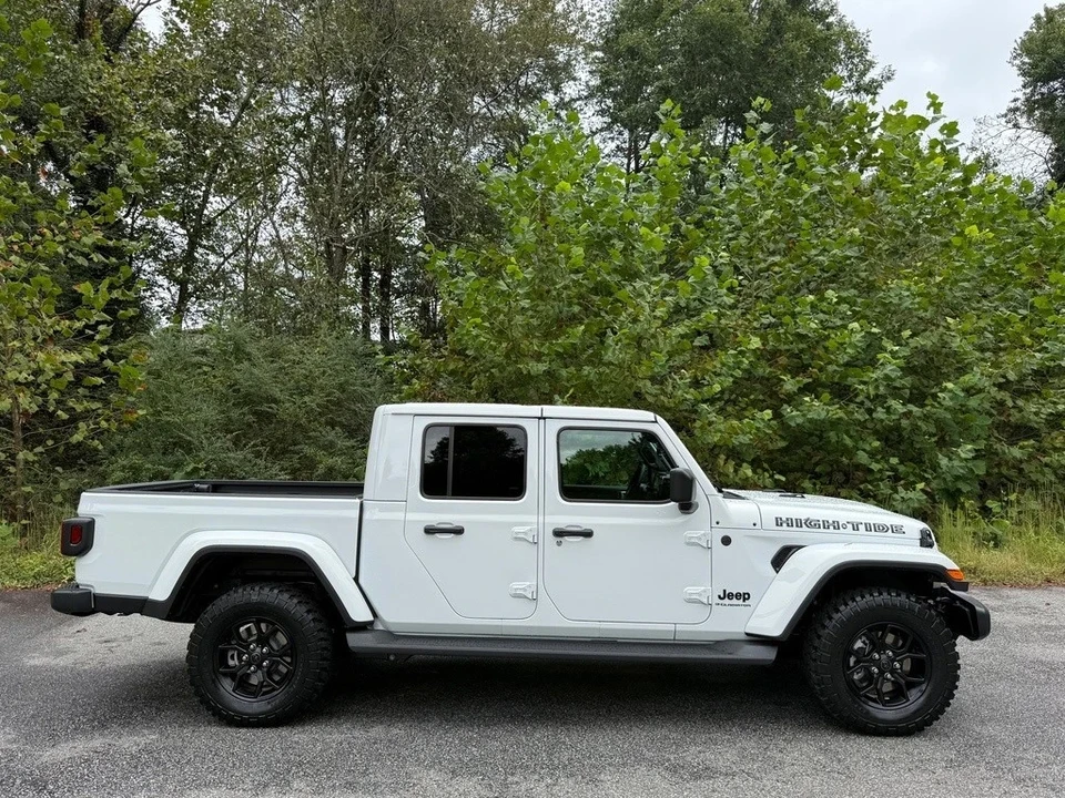 2025 Jeep JT Gladiator - Image 6 of 21