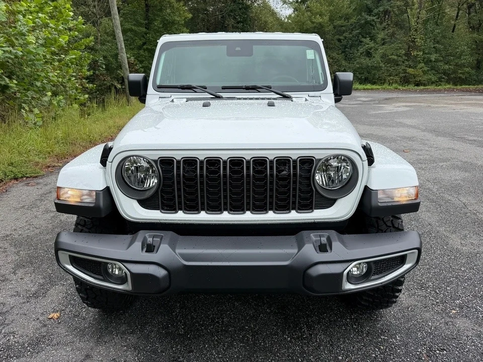 2025 Jeep JT Gladiator - Image 4 of 21