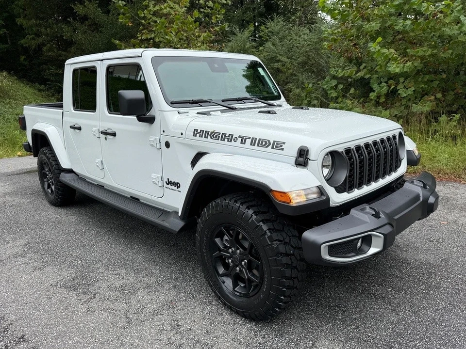 2025 Jeep JT Gladiator - Image 5 of 21