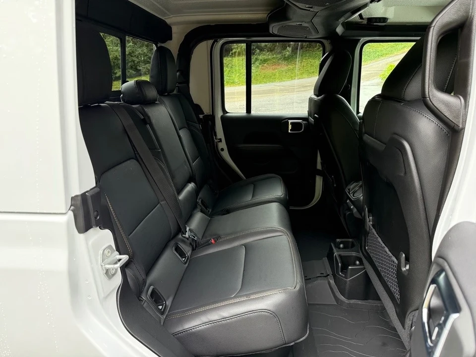 2025 Jeep JT Gladiator - Image 18 of 21