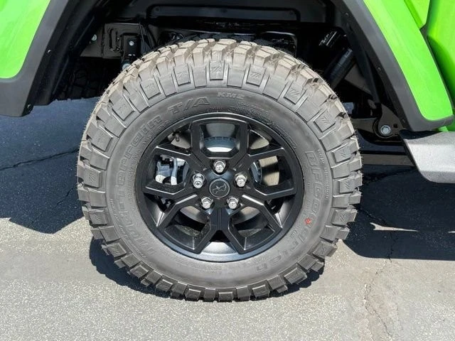 2025 Jeep JT Gladiator - Image 10 of 12