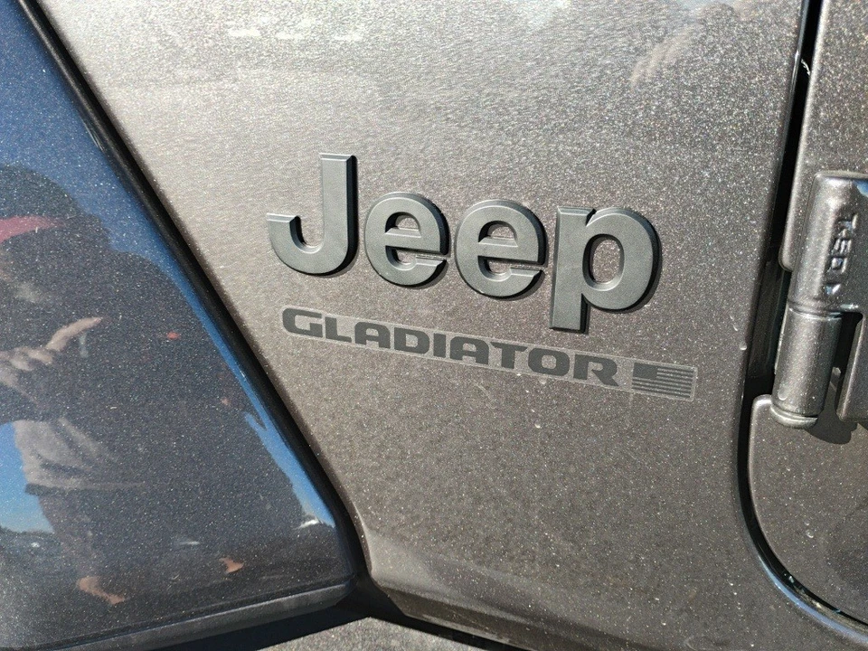 2025 Jeep JT Gladiator - Image 11 of 12