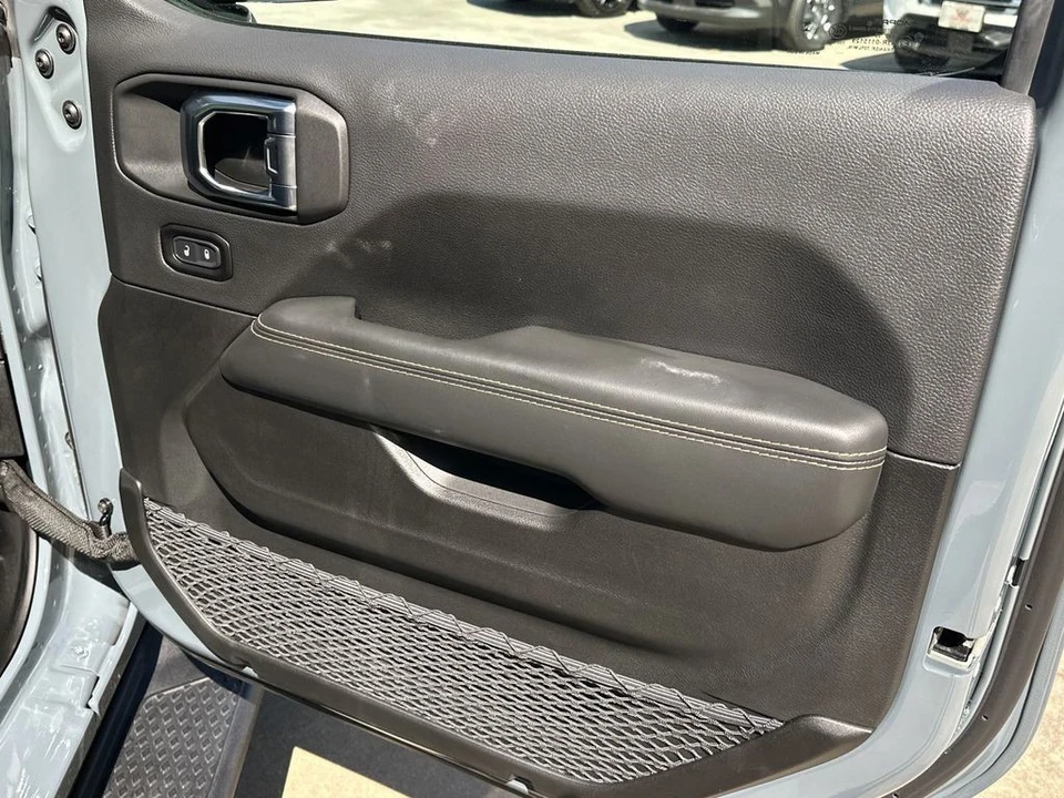 2025 Jeep JT Gladiator - Image 12 of 27